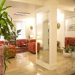 Hotel Cecil 3*
