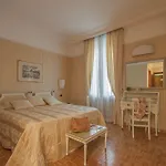 Hotel Cecil