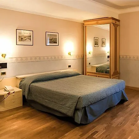 Cecil Hotel Rom