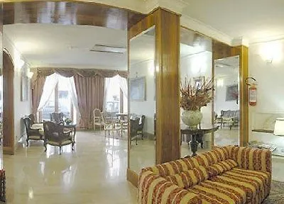 Cecil Hotel 3*