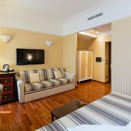 Cecil Hotel Rom