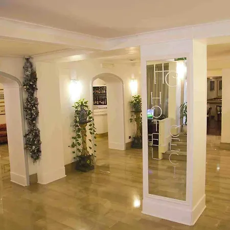 Cecil Hotel 3*