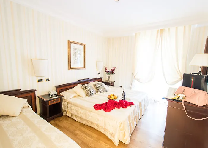 Cecil Hotel 3*